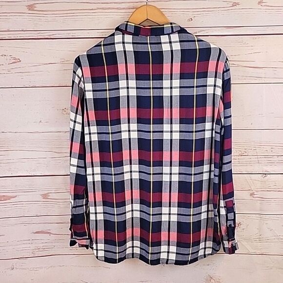 Zara Tarafluc, Plaid Flannel Button Up Top-Size Medium - Picture 5 of 5